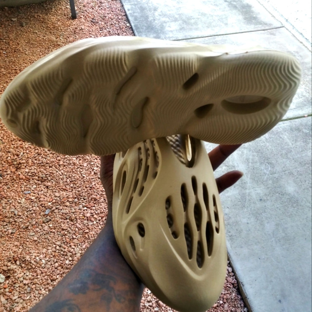 Yeezy FOAM Runner Size 8 New